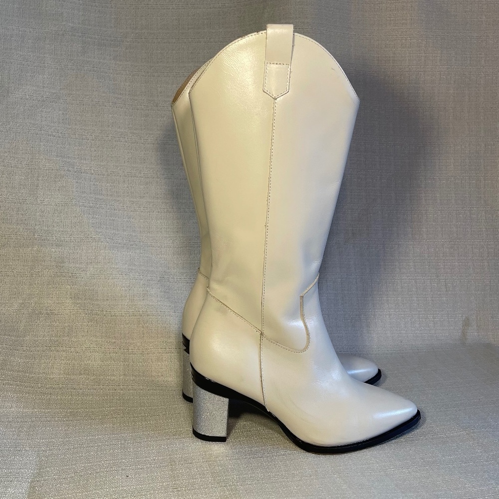 Pearl Cowboy Boots Beige